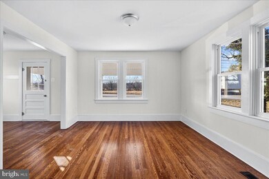 10035 Winchester Ave, Bunker Hill, WV 25413 - photo 5