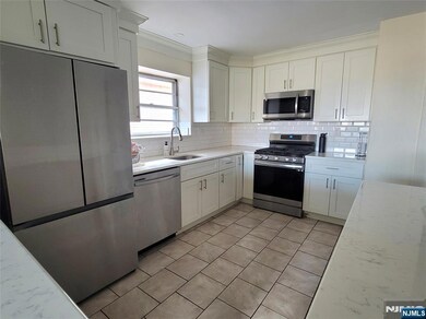 201 Palisade Ave unit 2nd Fl, Cliffside Park, NJ 07010 - photo 4