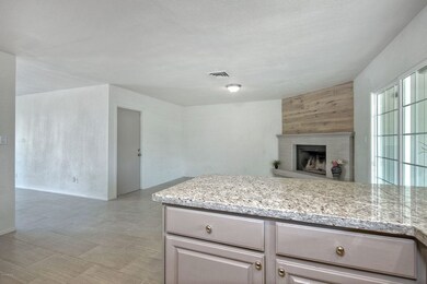 2309WChiltonSt008