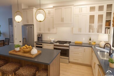 705 Rhode Island St unit E, Lawrence, KS 66044 - photo 6