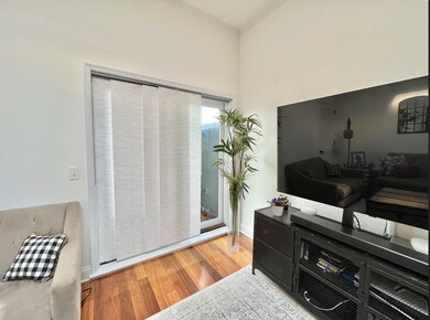 650 2nd St unit 5B, Hoboken, NJ 07030 - photo 3