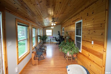 312 Delavan St, Lincoln, IL 62656 - photo 5