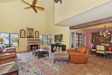 004_Living Room