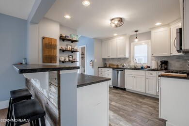 75 Applegate St, Red Bank, NJ 07701 - photo 2