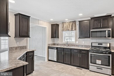 74 Meadowview Dr, New Bloomfield, PA 17068 - photo 2