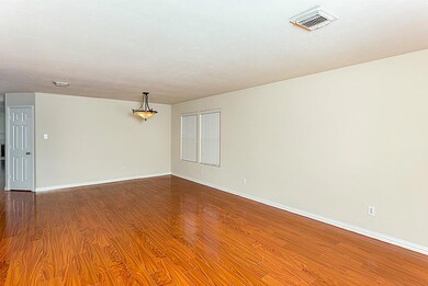 10310 Bentondale Ln, Houston, TX 77075 - photo 5