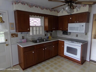 7806 Tip Top Ln, Louisville, KY 40219 - photo 5