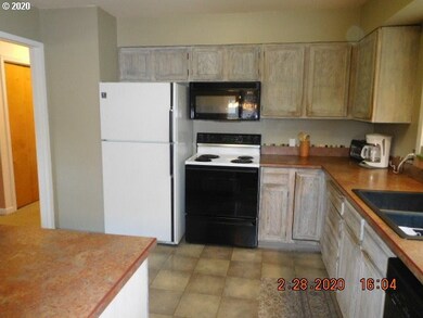 1710 Garrison St, the Dalles, OR 97058 - photo 6