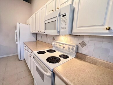 5799 Kensington Cir, Plainfield, IN 46168 - photo 7