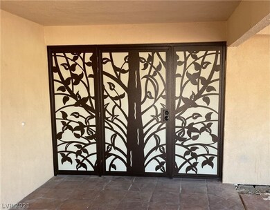 Custom Gate