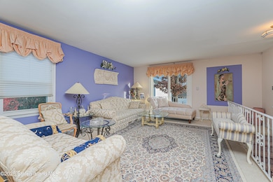 872 Edgegrove Ave, Staten Island, NY 10309 - photo 3