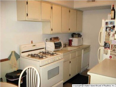 4189 Amboy Rd unit 5, Staten Island, NY 10308 - photo 4