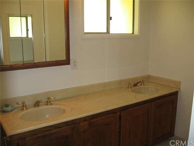 Dual sinks in master bath