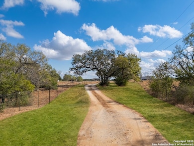 2425 Elm Creek Rd, Seguin, TX 78155 - photo 3