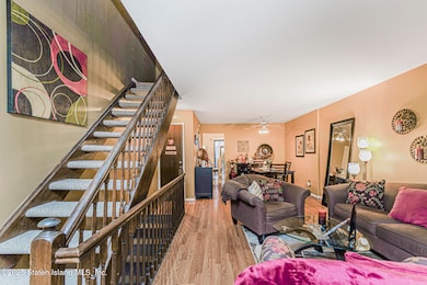 22 A Elmwood Park Dr, Staten Island, NY 10314 - photo 4