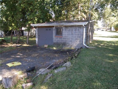 Shed in rear of the property.