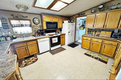 415 Wagner St, Duncombe, IA 50532 - photo 5