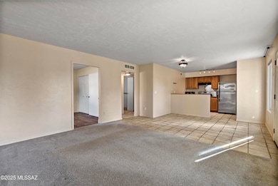 6774 E Calle la Paz unit A, Tucson, AZ 85715 - photo 4