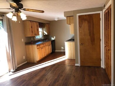 530 Whispering Hills Dr unit 3, Hendersonville, NC 28792 - photo 5