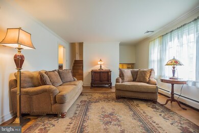 187 Fletcher Dr, Morrisville, PA 19067 - photo 3