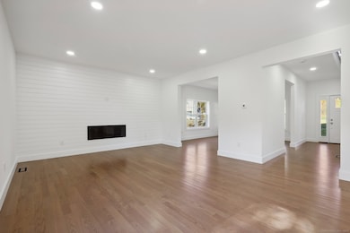 home similar to photos