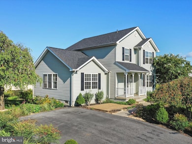 868 Oak Lee Dr, Ranson, WV 25438 - photo 2