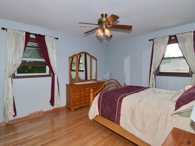 835 S Perry Pkwy, Oregon, WI 53575 - photo 7