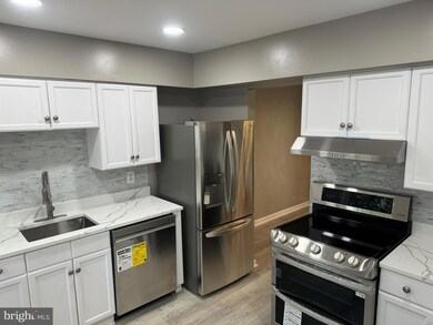 8585 Chester Grove Ct, Springfield, VA 22153 - photo 5