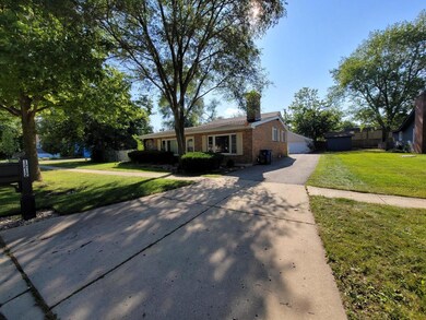 1212 Rattray Dr, Algonquin, IL 60102 - photo 3