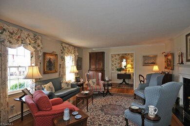 Alternate view of living room.