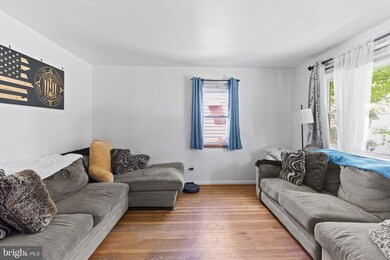 215 Fernwood Ave, Folsom, PA 19033 - photo 3