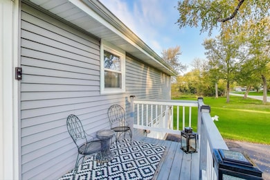 23490 N Spring Dr, Barrington, IL 60010 - photo 3