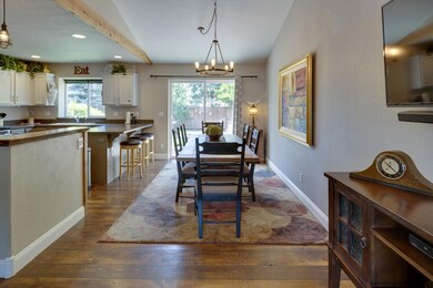 9-web-or-mls-2022 NW Oak Ave-9