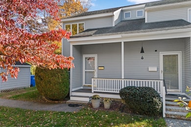 4 Vendome St unit 2, Merrimac, MA 01860 - photo 2