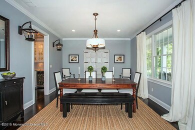 Queens Dr S 156 Dining room 4.jpg