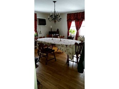 Dining Room. Great for entertaining