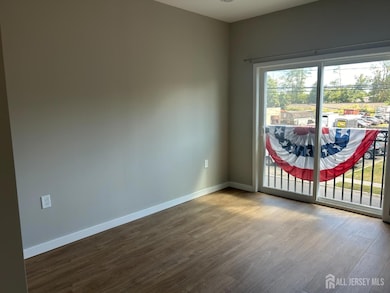 526 E North Ave Ave unit 319, Dunellen, NJ 08812 - photo 4