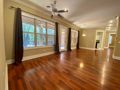 Living Area/ Breakfast