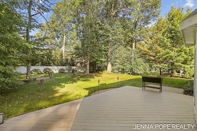 15375 Oak Point Dr, Spring Lake, MI 49456 - photo 4