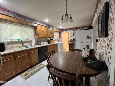 404 Lansing Ave, Troy, NY 12182 - photo 4