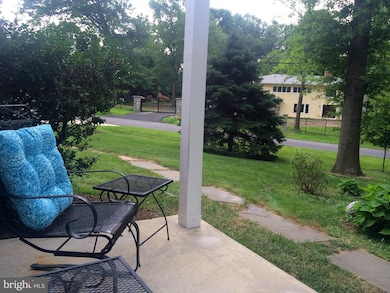 2330 Starcrest Dr, Silver Spring, MD 20904 - photo 4