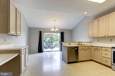 18 Bailey Ln, Owings Mills, MD 21117 - photo 5