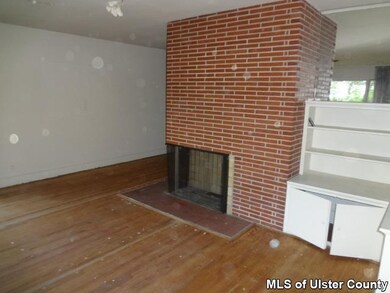 40 Valley View Rd, Poughkeepsie, NY 12603 - photo 4