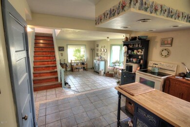 Kitchen to Entry