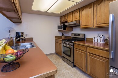 1919ParkviewCir(8of23)
