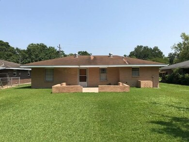 Exterior rear 1