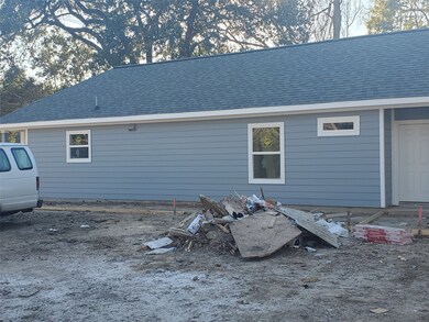 904 W Sealy St unit A-B, Alvin, TX 77511 - photo 7