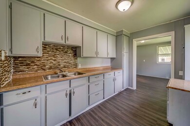 24501 Fern Ave, Eastpointe, MI Kitchen v