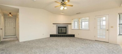 004_Living Room