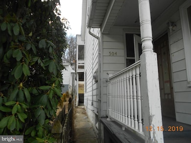 504 Washington St, Tamaqua, PA 18252 - photo 3